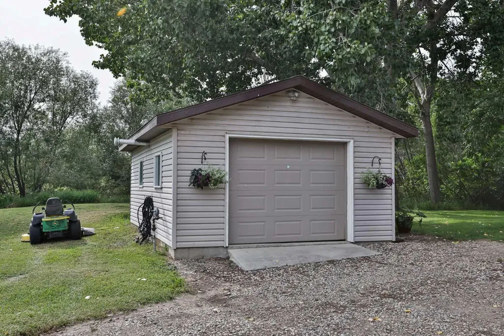 203037 Twp Road 174 Rural Vulcan County AB T0L 1G0