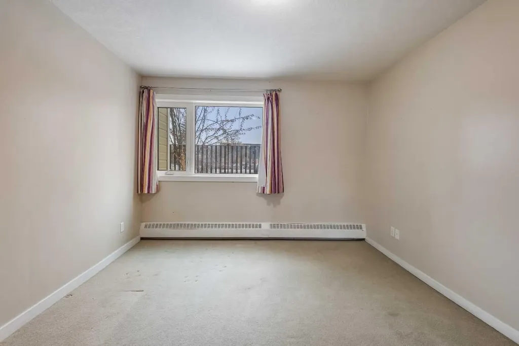 3747 42 Street NW Calgary AB T3A 2W4