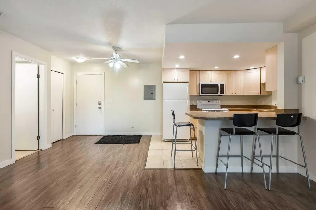 3747 42 Street NW Calgary AB T3A 2W4