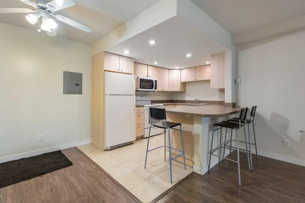 3747 42 Street NW Calgary AB T3A 2W4