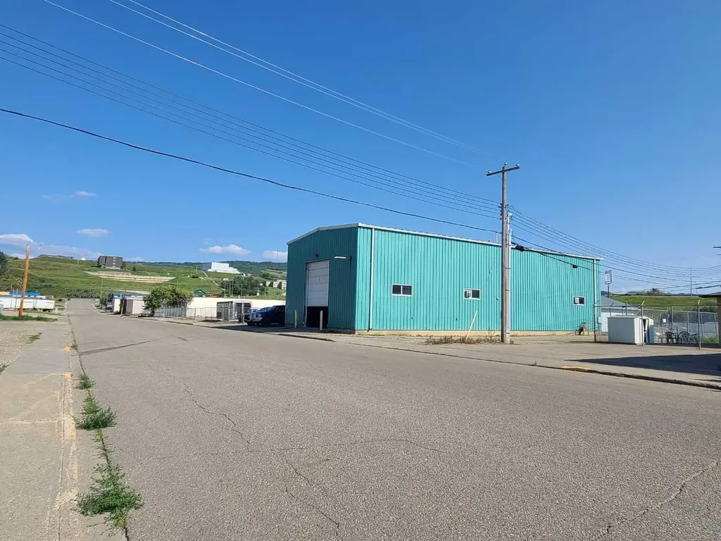 9503-9519 90 Avenue Peace River AB T8S 1S5