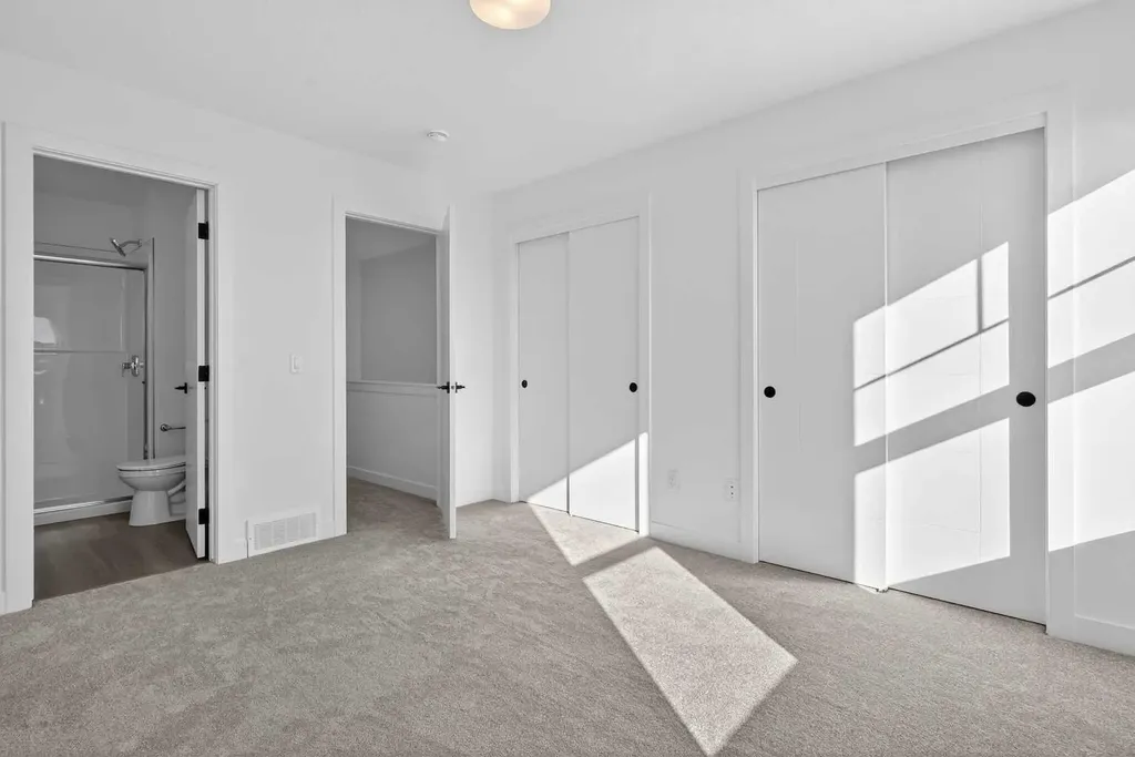 2231 81st Street SW Calgary AB T3H 3V8