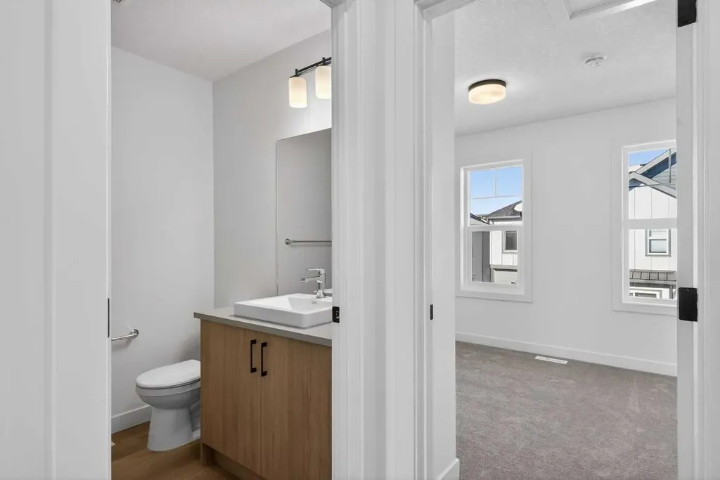2231 81st Street SW Calgary AB T3H 3V8