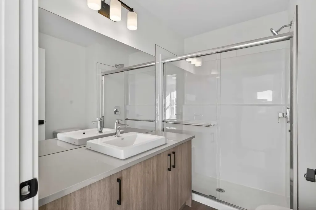 2231 81st Street SW Calgary AB T3H 3V8