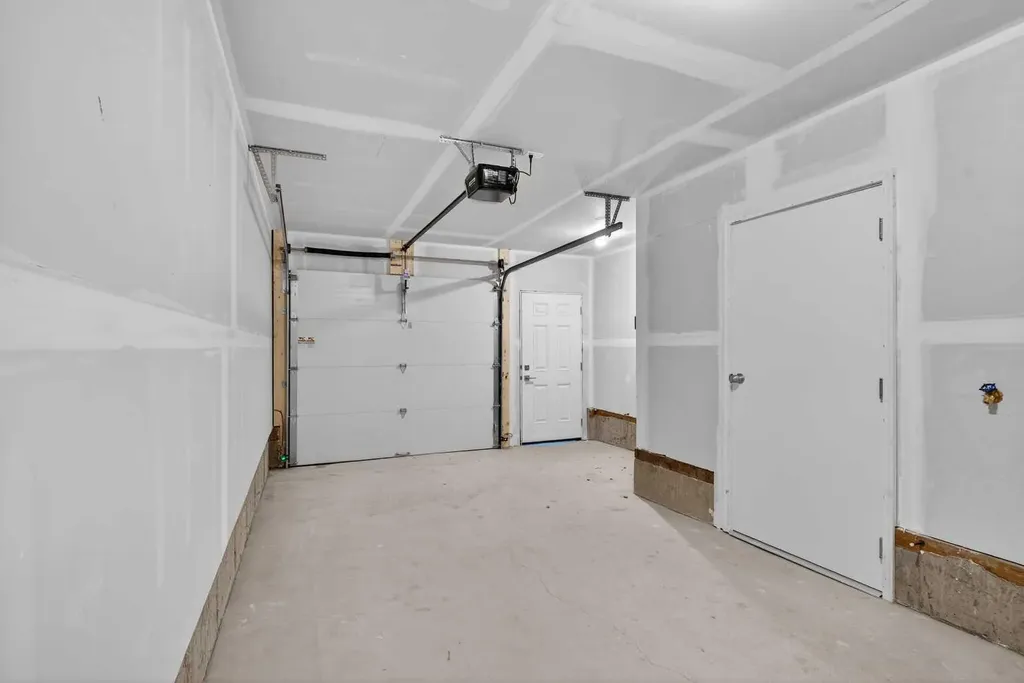2231 81st Street SW Calgary AB T3H 3V8