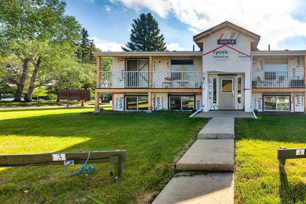 5 Stanton Street Red Deer AB T4N 0B9