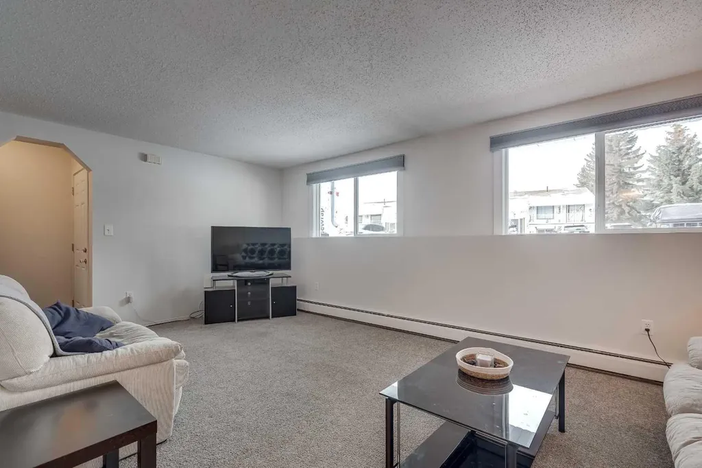 5 Stanton Street Red Deer AB T4N 0B9