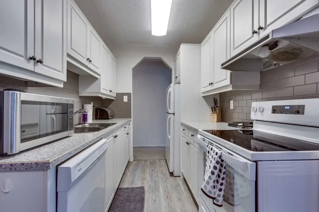 5 Stanton Street Red Deer AB T4N 0B9