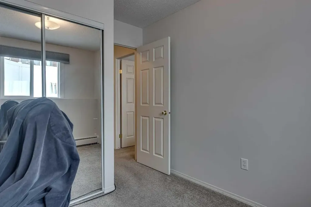 5 Stanton Street Red Deer AB T4N 0B9