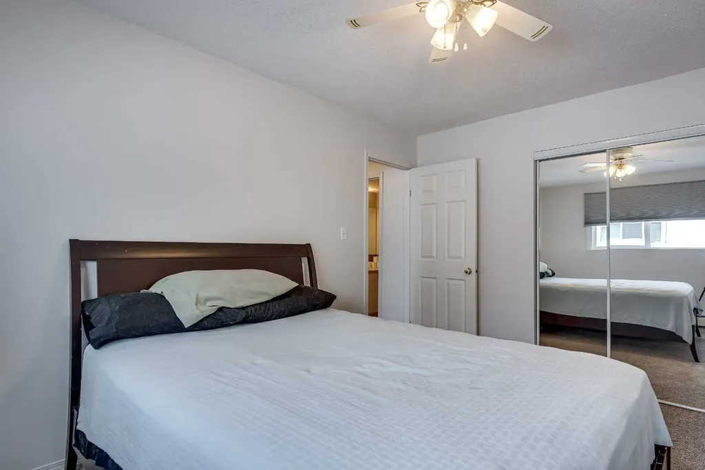 5 Stanton Street Red Deer AB T4N 0B9