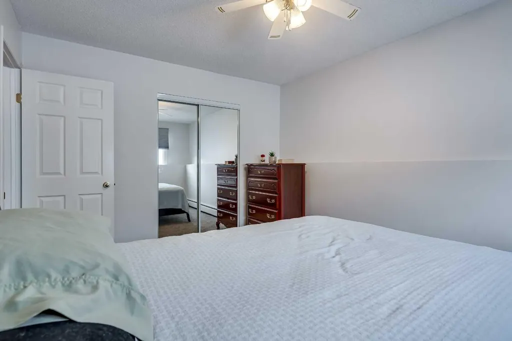 5 Stanton Street Red Deer AB T4N 0B9