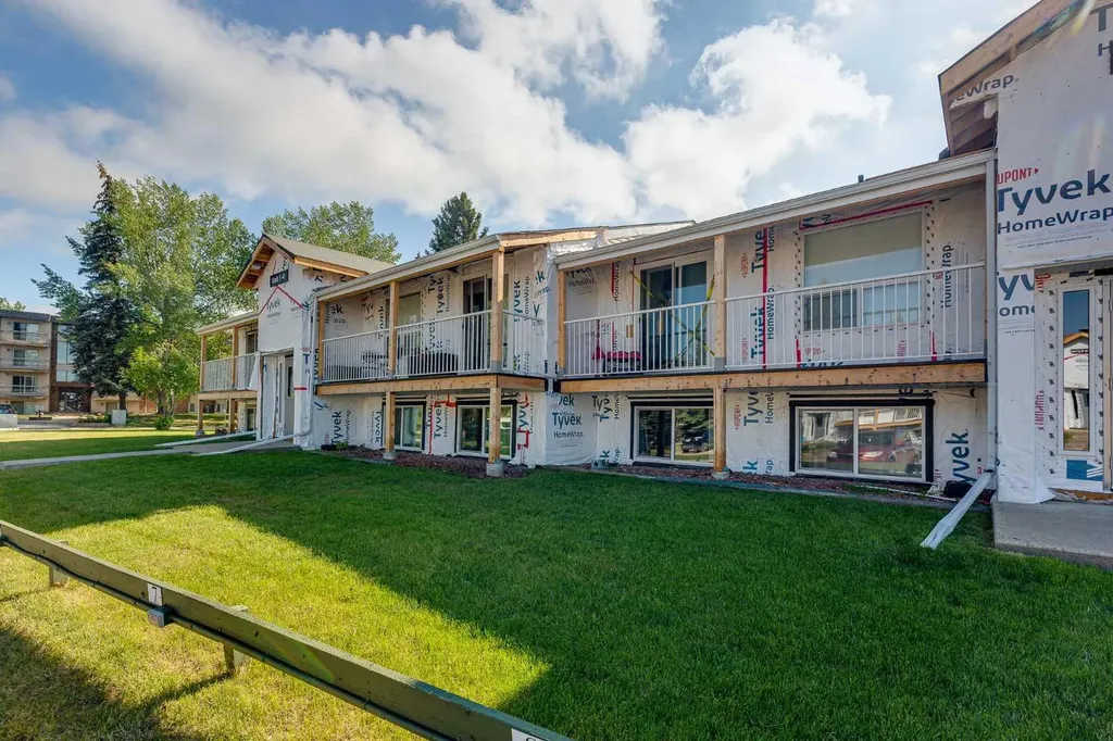5 Stanton Street Red Deer AB T4N 0B9