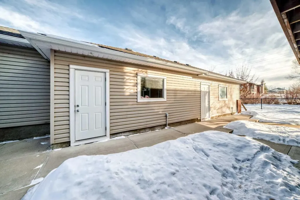 397 Rainbow Falls Drive Chestermere AB T1X 0L1