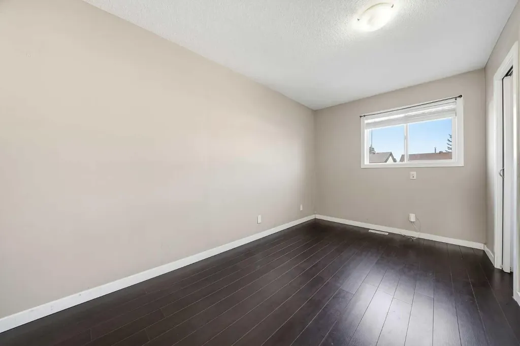 30 Falmere Way NE Calgary AB T3J2Z1