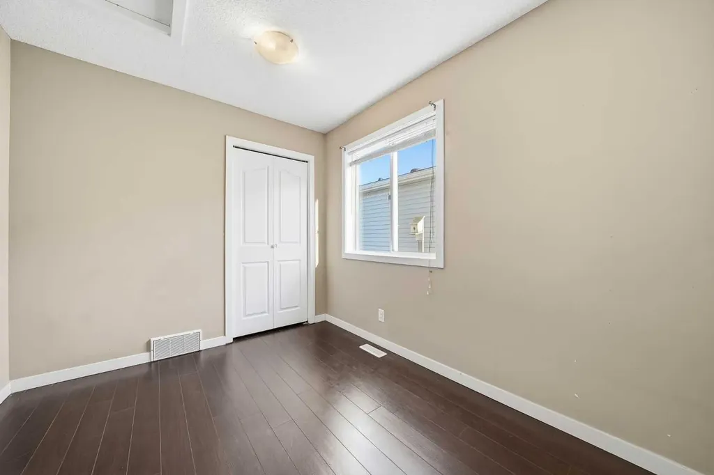 30 Falmere Way NE Calgary AB T3J2Z1