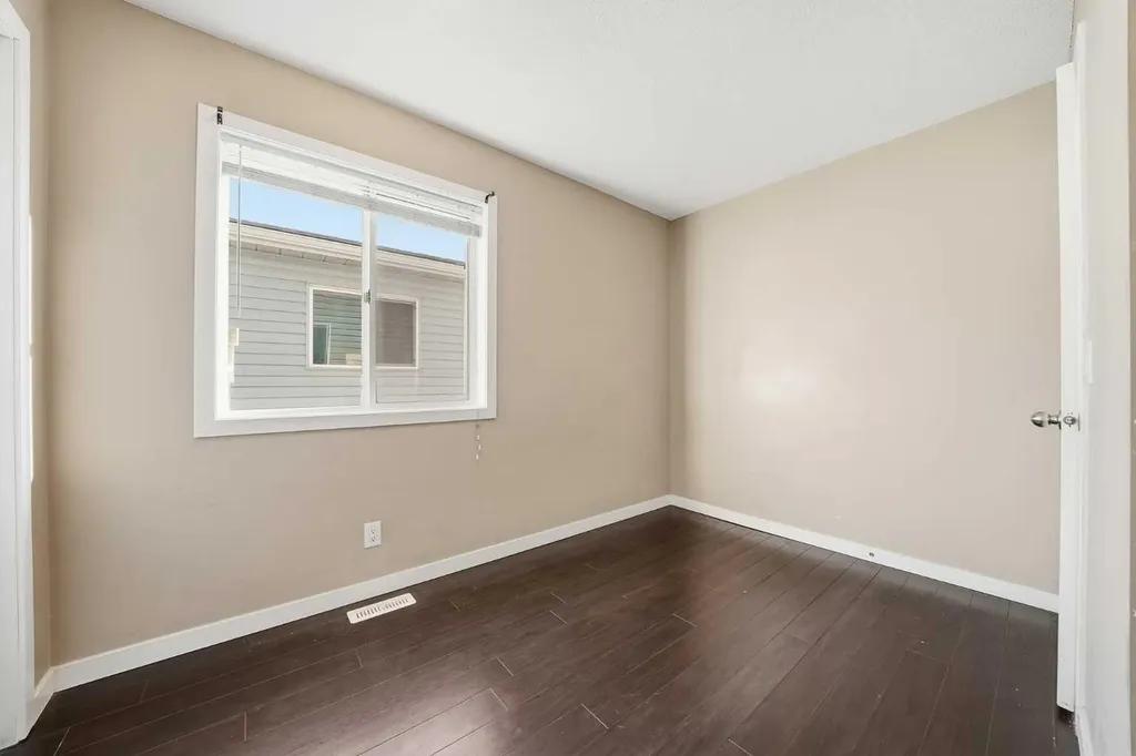 30 Falmere Way NE Calgary AB T3J2Z1