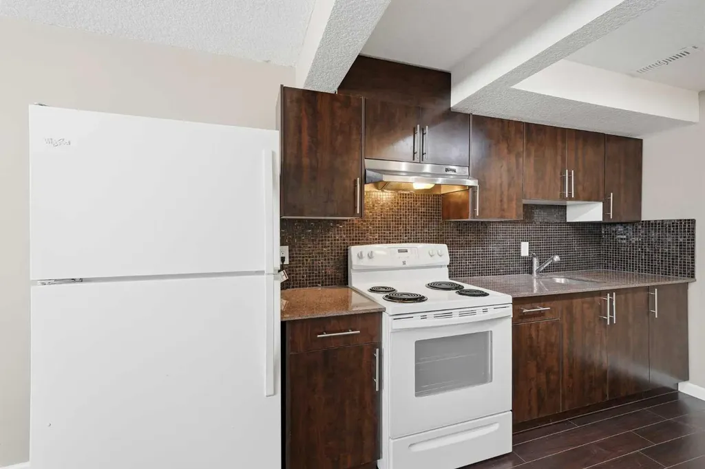 30 Falmere Way NE Calgary AB T3J2Z1