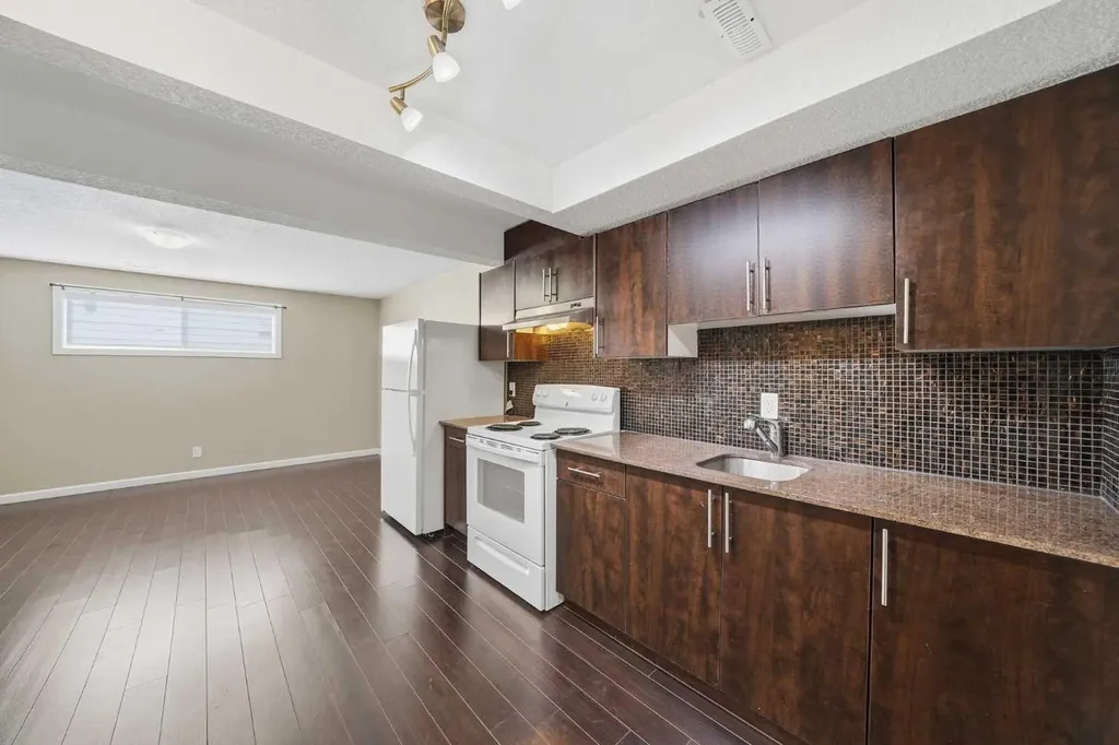 30 Falmere Way NE Calgary AB T3J2Z1
