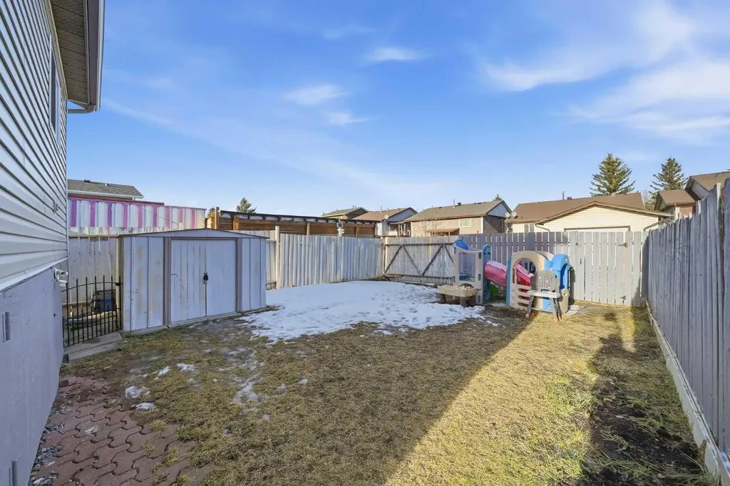 30 Falmere Way NE Calgary AB T3J2Z1