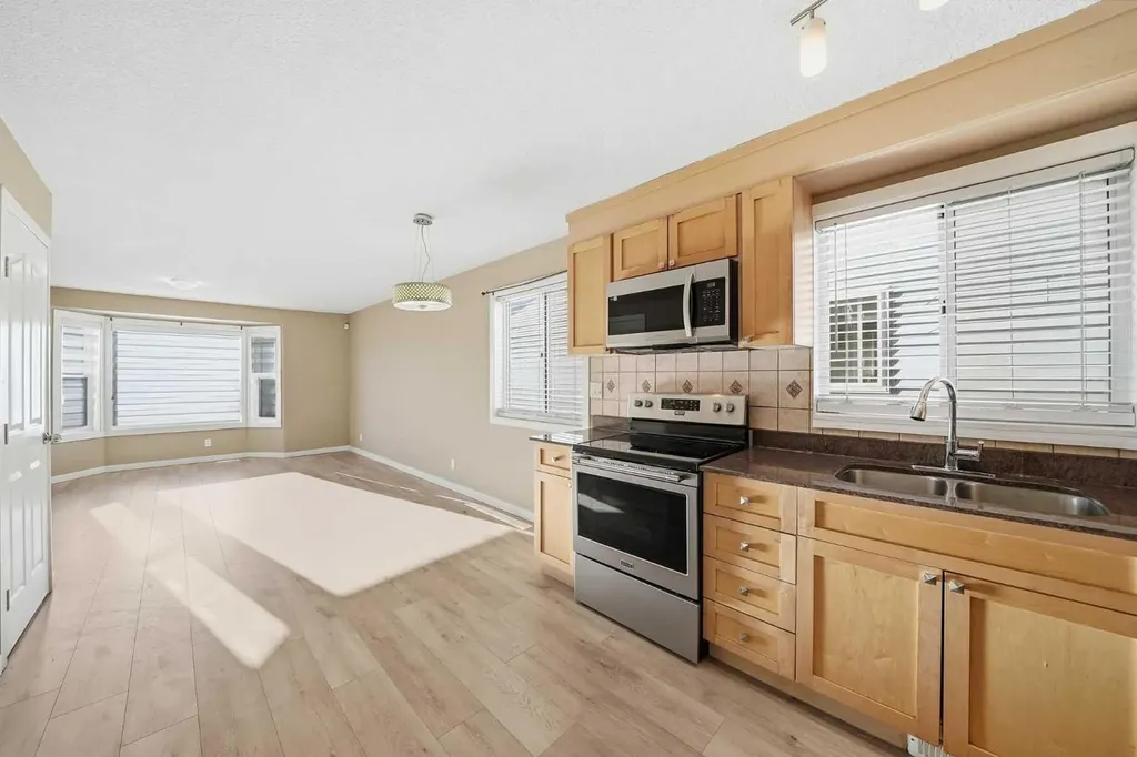 30 Falmere Way NE Calgary AB T3J2Z1
