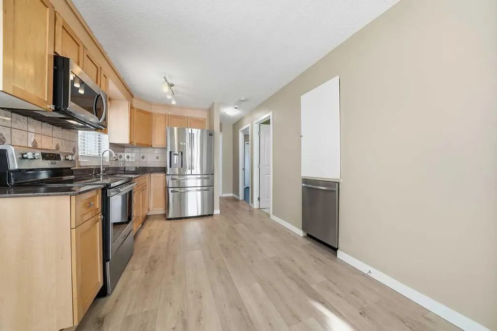 30 Falmere Way NE Calgary AB T3J2Z1