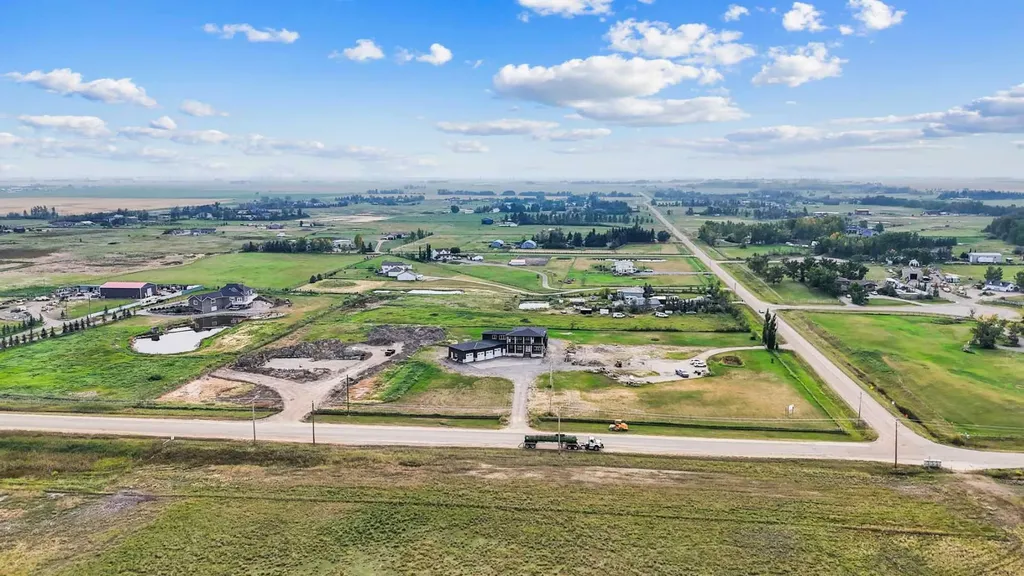 275113 Twp Road 240 Rural Rocky View County AB T1X 2H3