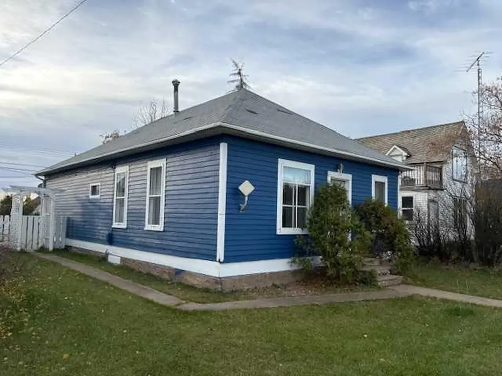 4919 49 Street Hardisty AB T0B 1V0