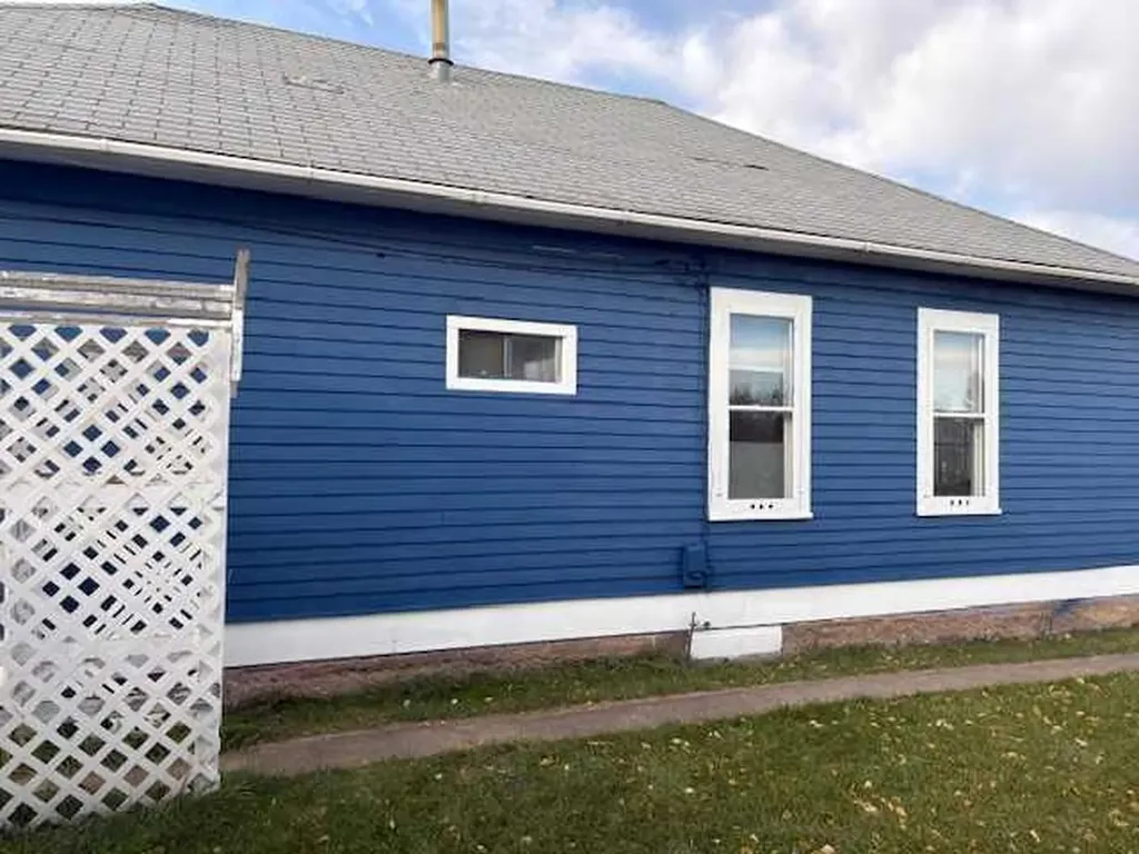 4919 49 Street Hardisty AB T0B 1V0