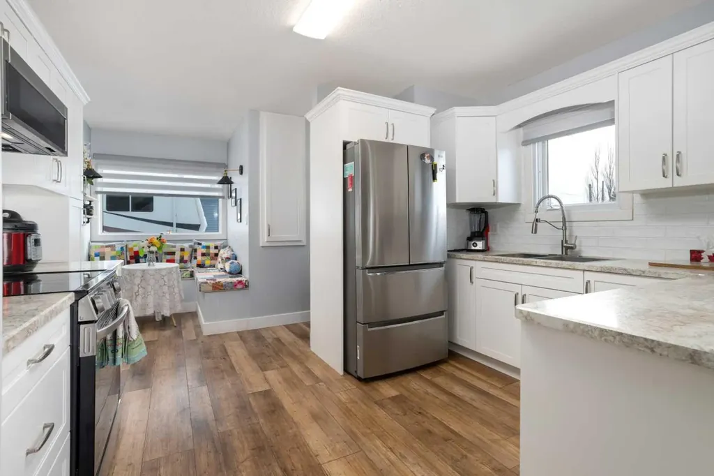 5615 49 Avenue Killam AB T0B 2L0