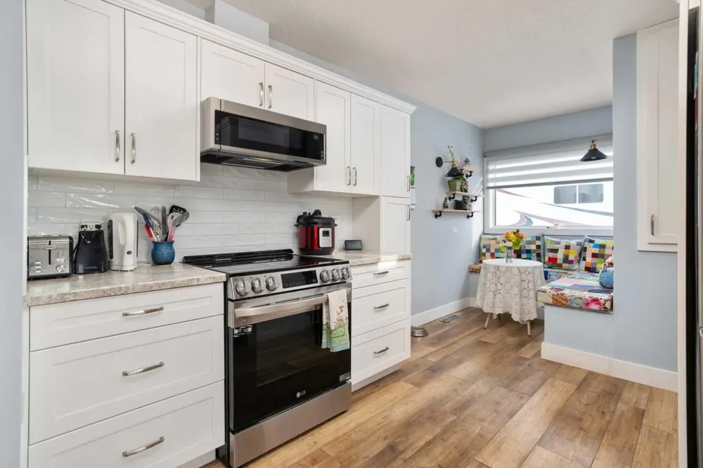 5615 49 Avenue Killam AB T0B 2L0