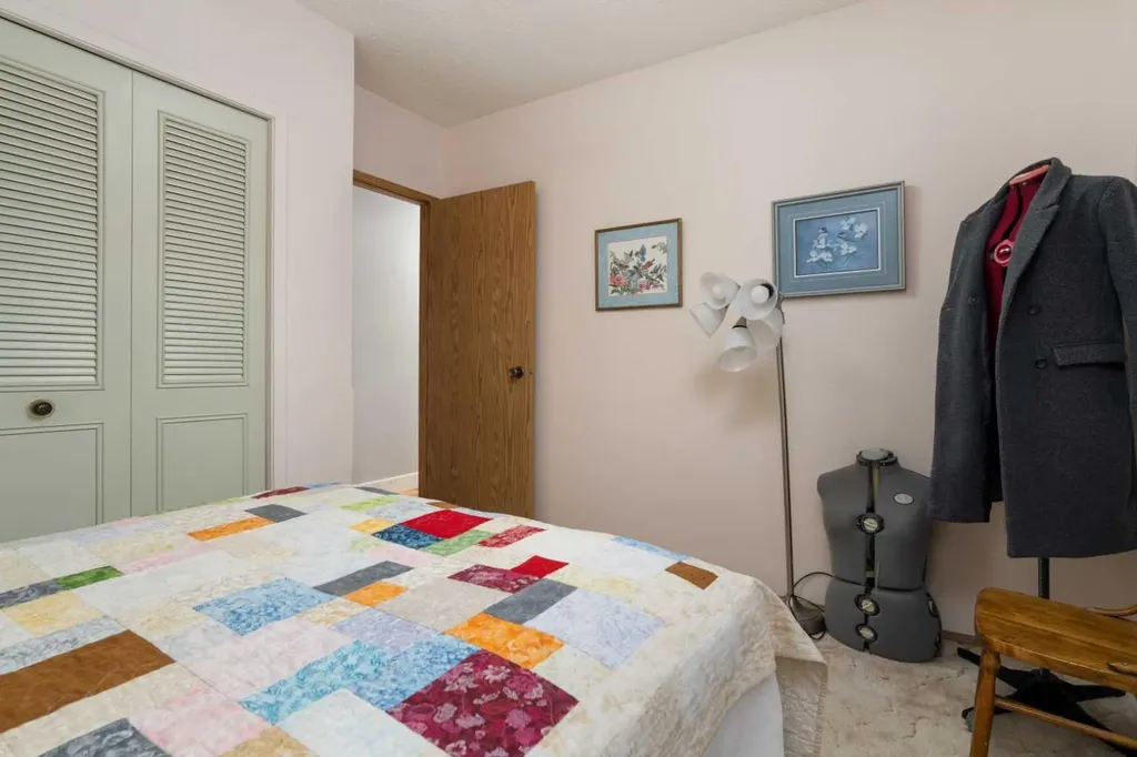 5615 49 Avenue Killam AB T0B 2L0