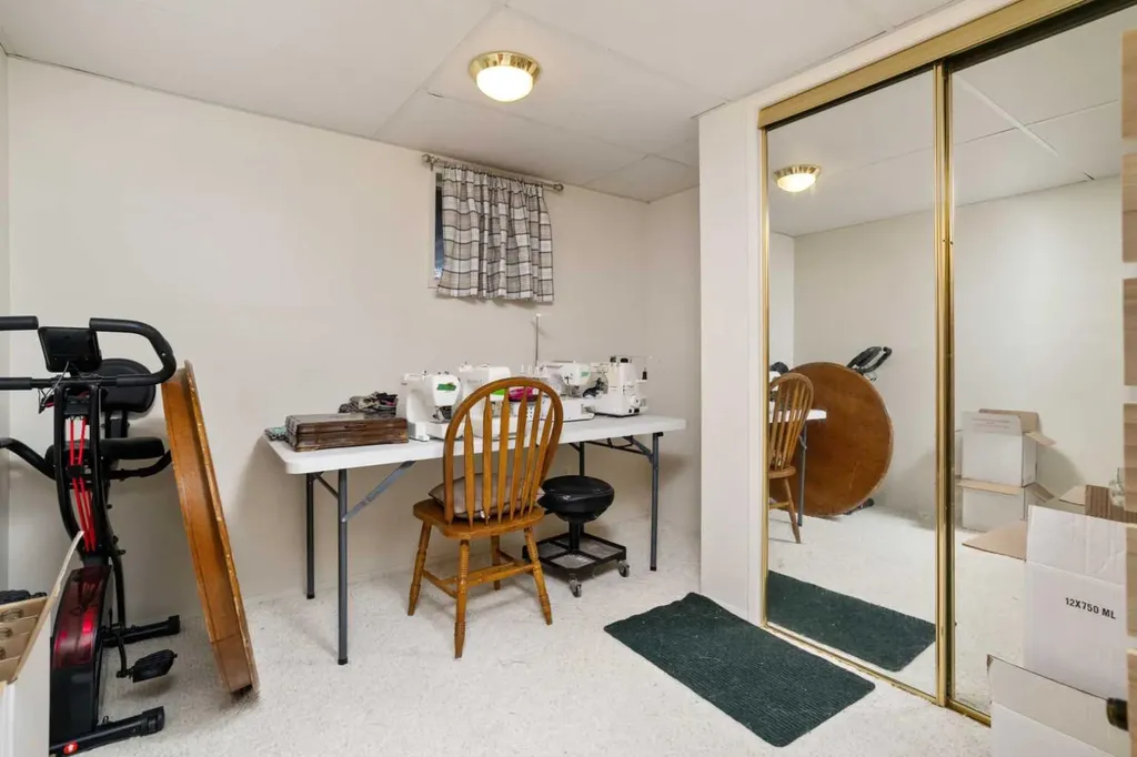 5615 49 Avenue Killam AB T0B 2L0