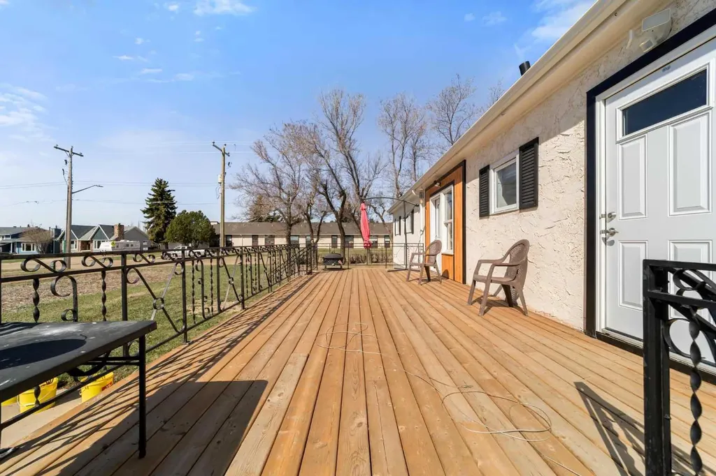 5615 49 Avenue Killam AB T0B 2L0