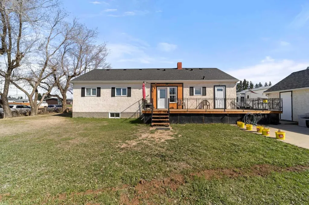 5615 49 Avenue Killam AB T0B 2L0