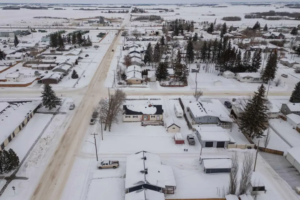 5615 49 Avenue Killam AB T0B 2L0