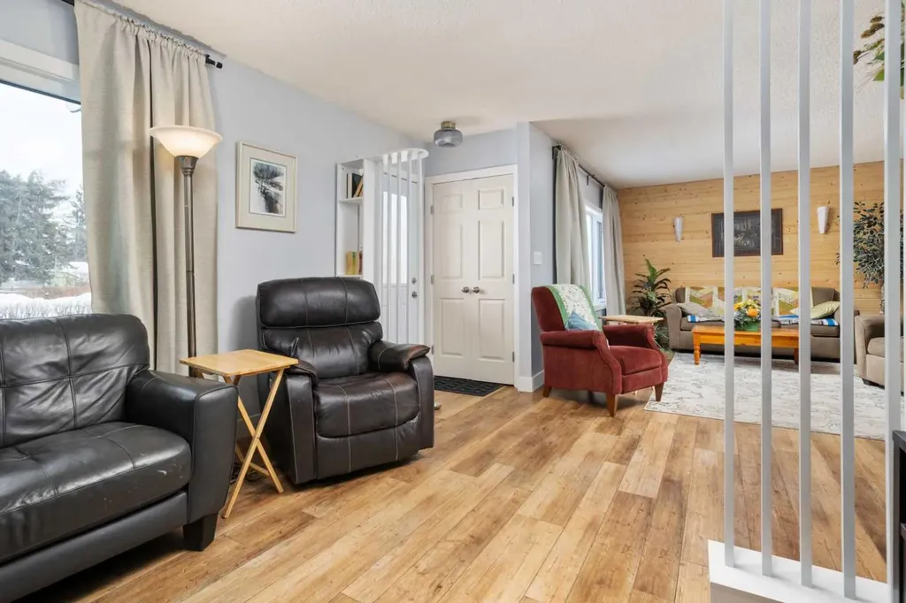 5615 49 Avenue Killam AB T0B 2L0
