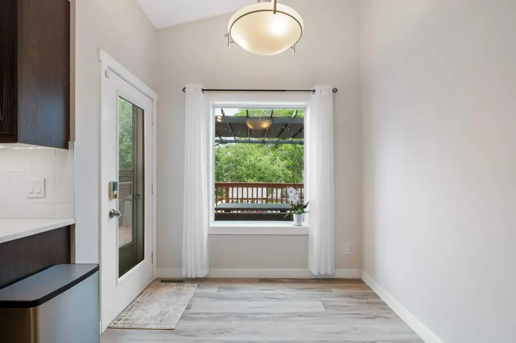 358 Hawkstone Drive NW Calgary AB T3G 3T7