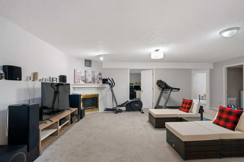 358 Hawkstone Drive NW Calgary AB T3G 3T7