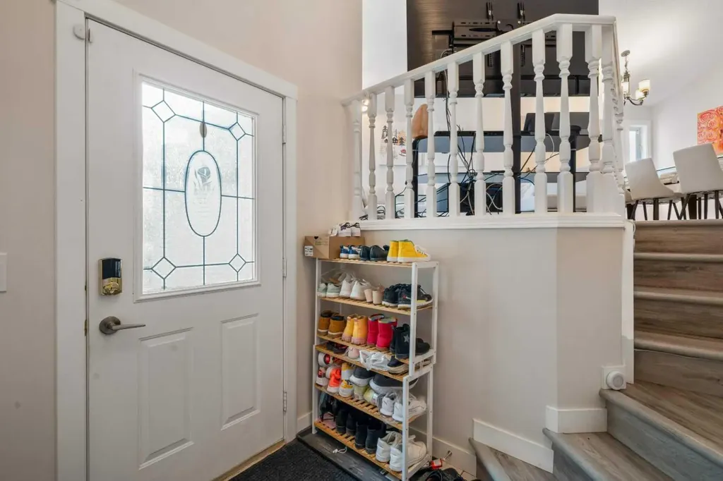358 Hawkstone Drive NW Calgary AB T3G 3T7