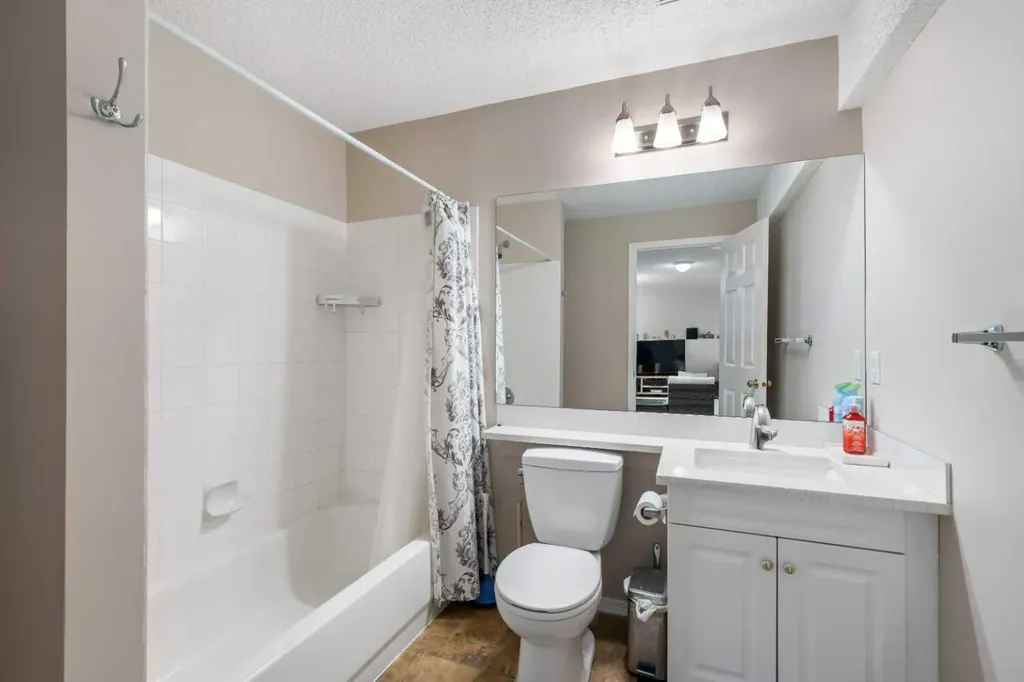358 Hawkstone Drive NW Calgary AB T3G 3T7