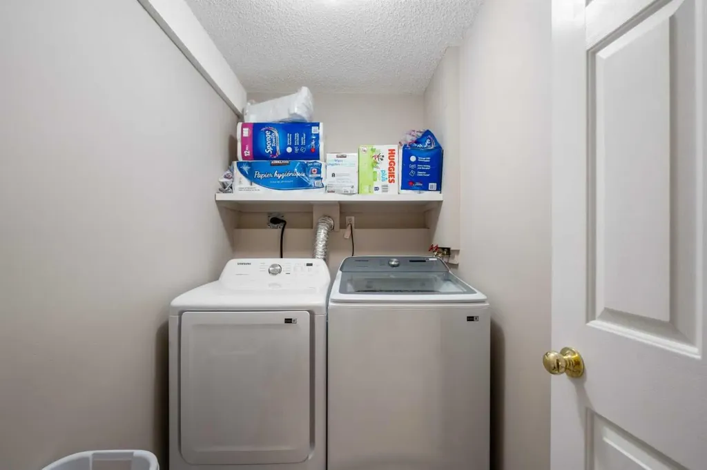 358 Hawkstone Drive NW Calgary AB T3G 3T7