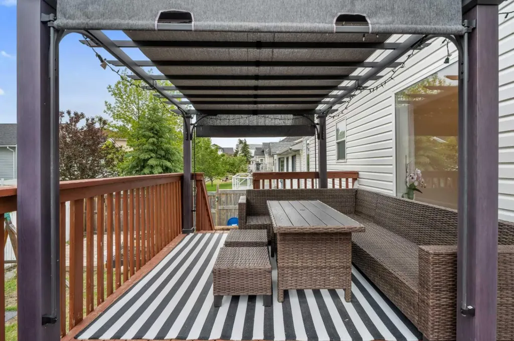 358 Hawkstone Drive NW Calgary AB T3G 3T7