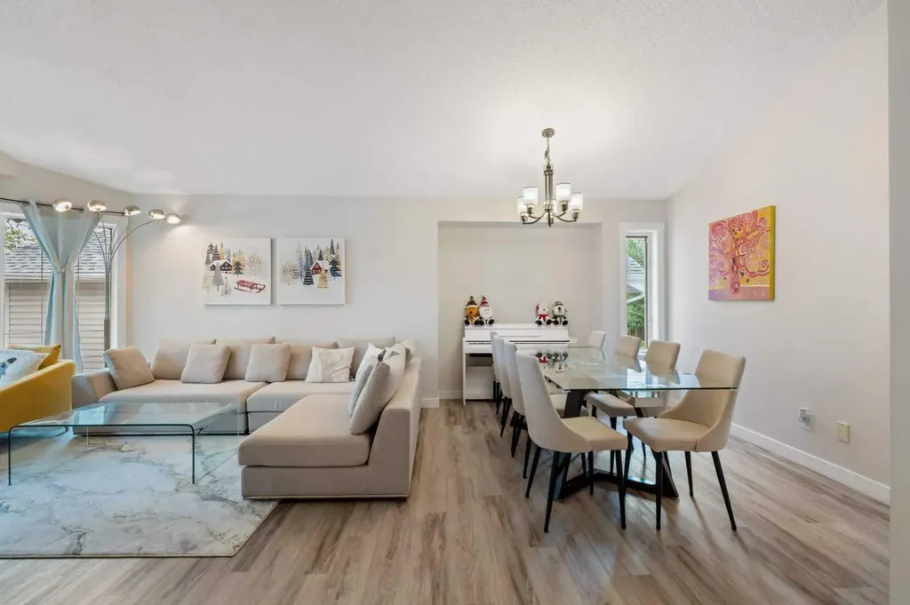 358 Hawkstone Drive NW Calgary AB T3G 3T7