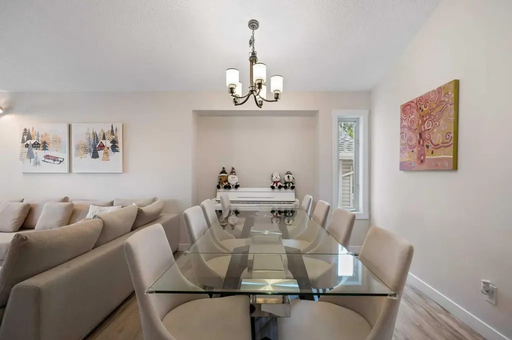 358 Hawkstone Drive NW Calgary AB T3G 3T7
