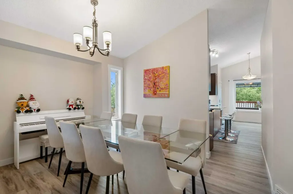 358 Hawkstone Drive NW Calgary AB T3G 3T7