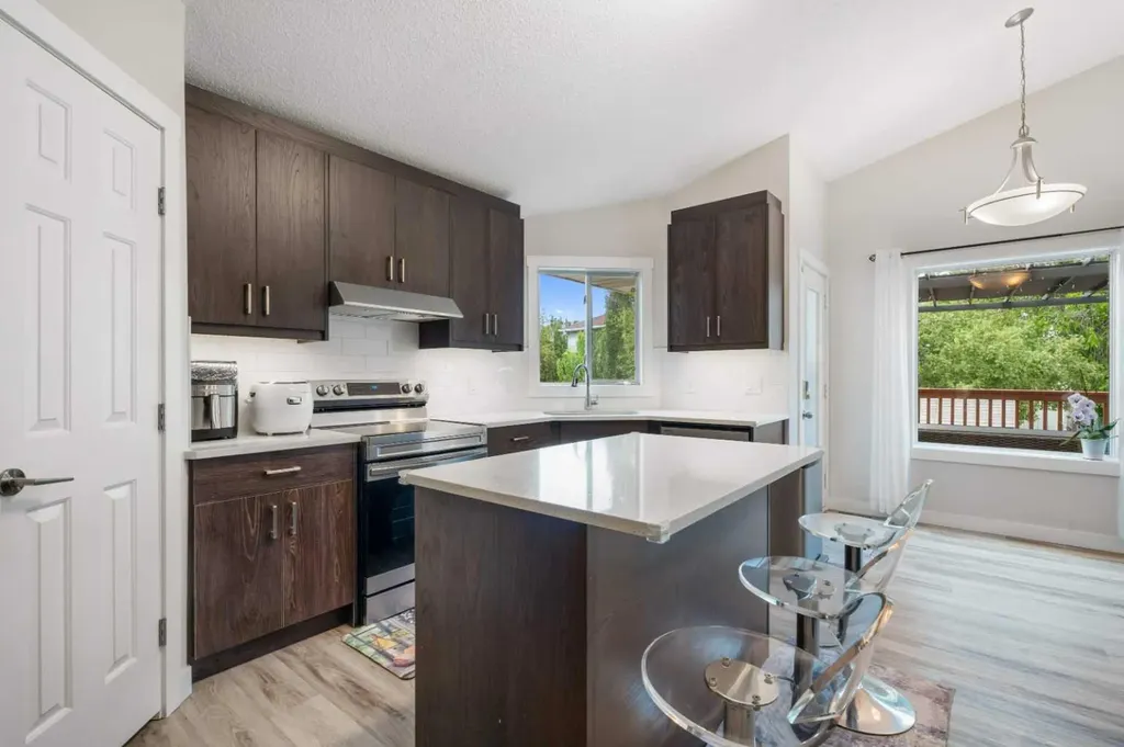 358 Hawkstone Drive NW Calgary AB T3G 3T7