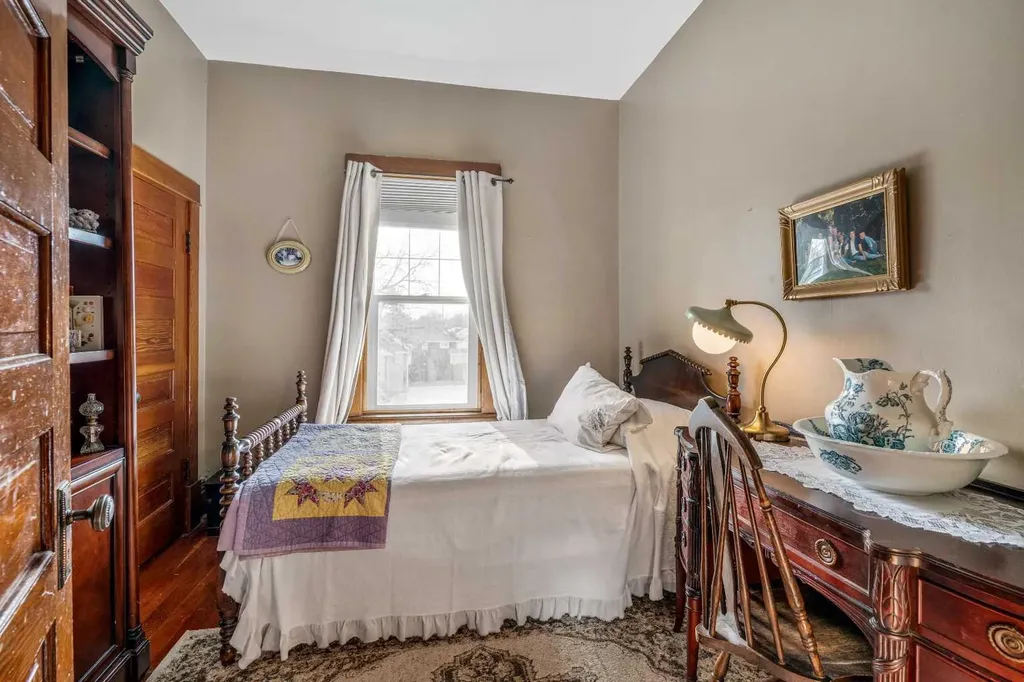 327 20 Street Fort Macleod AB T0L 0Z0