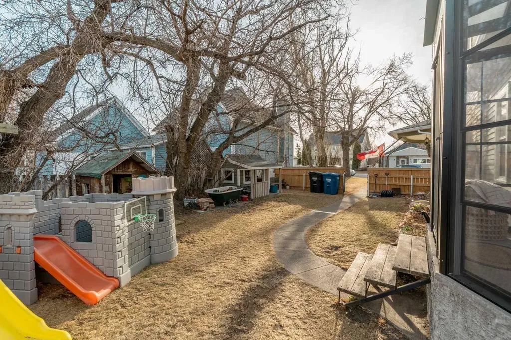 327 20 Street Fort Macleod AB T0L 0Z0