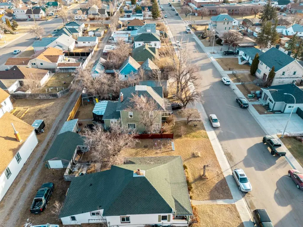 327 20 Street Fort Macleod AB T0L 0Z0