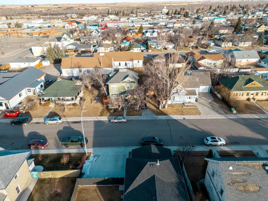 327 20 Street Fort Macleod AB T0L 0Z0